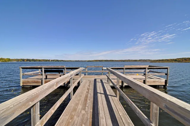 $2,279,017 | 3941 White Oak Lane, Chanhassen, MN 55331