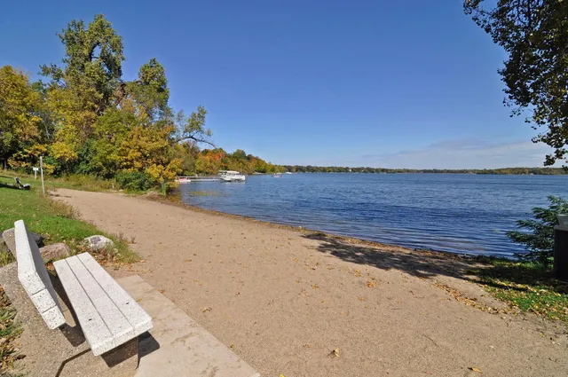 $2,279,017 | 3941 White Oak Lane, Chanhassen, MN 55331