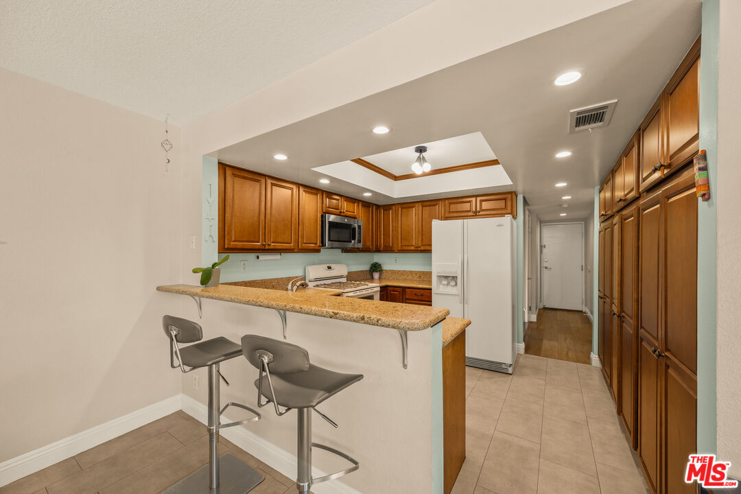 19220 Index Street, Unit 2 Porter Ranch, CA 91326 - Photo 18 of 35 Gallery Image 18