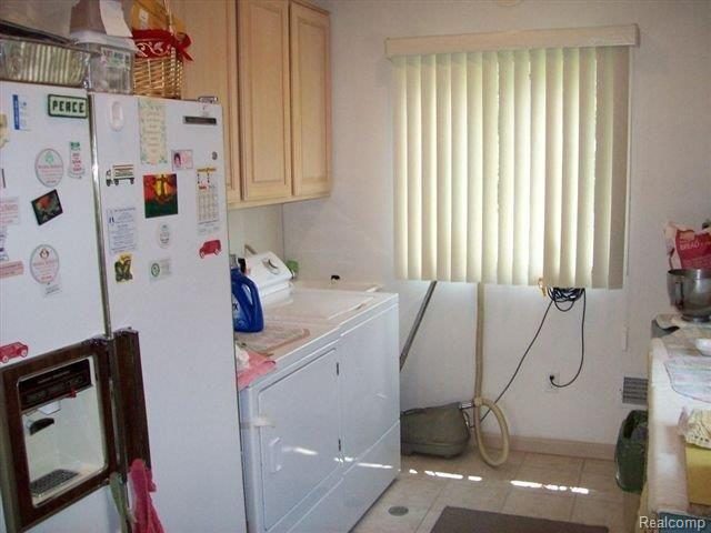 570 Ballantyne Road Grosse Pointe, MI 48236 - Photo 12 of 15 Laundry room
