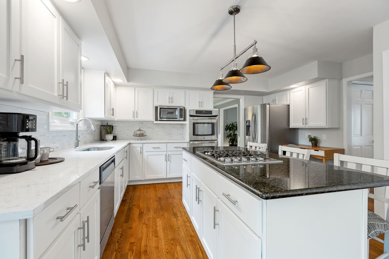 910 Lehigh Circle Naperville, IL 60565 - Photo 12 of 36