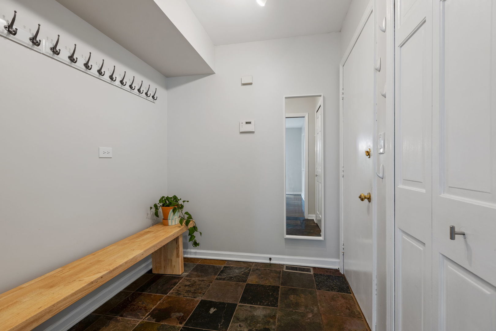 910 Lehigh Circle Naperville, IL 60565 - Photo 18 of 36