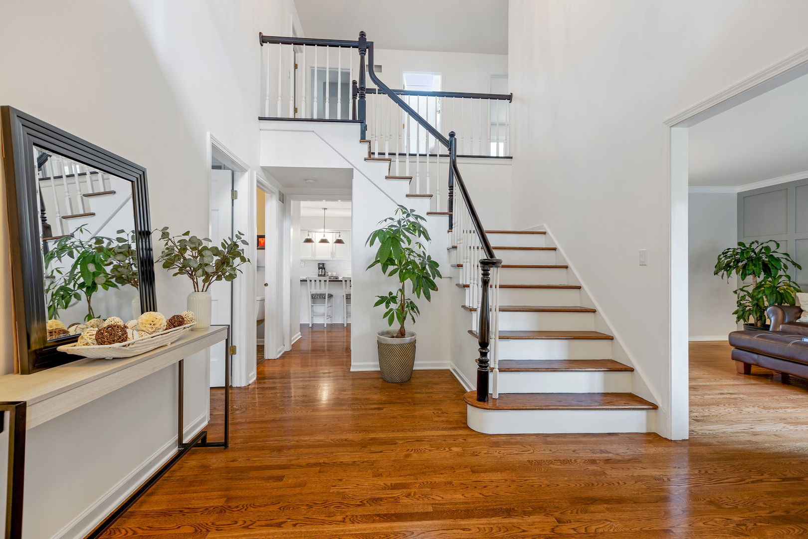 910 Lehigh Circle Naperville, IL 60565 - Photo 4 of 36