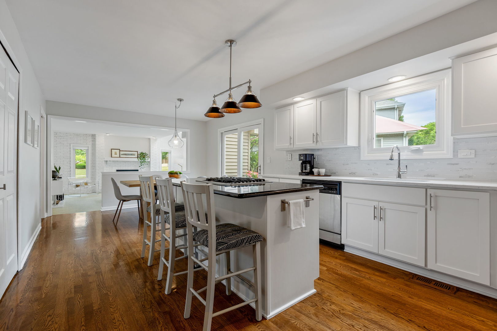 910 Lehigh Circle Naperville, IL 60565 - Photo 10 of 36