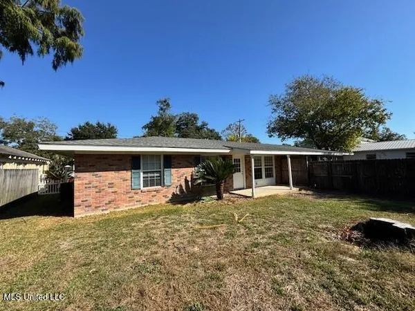 $1,300 | 312 Ulman Avenue, Unit B, Bay St. Louis, MS 39520