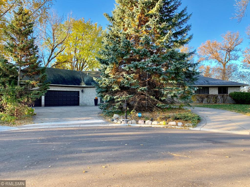 167 Gleahaven Road Wayzata, MN 55391 - Photo 2 of 18 Gallery Image 2