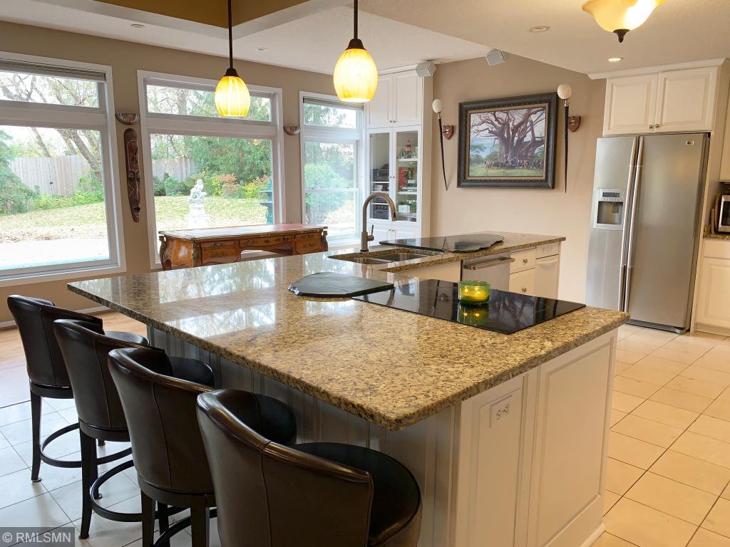 167 Gleahaven Road Wayzata, MN 55391 - Photo 5 of 18 Gallery Image 5