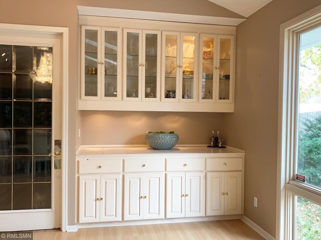 167 Gleahaven Road Wayzata, MN 55391 - Photo 8 of 18 Gallery Image 8