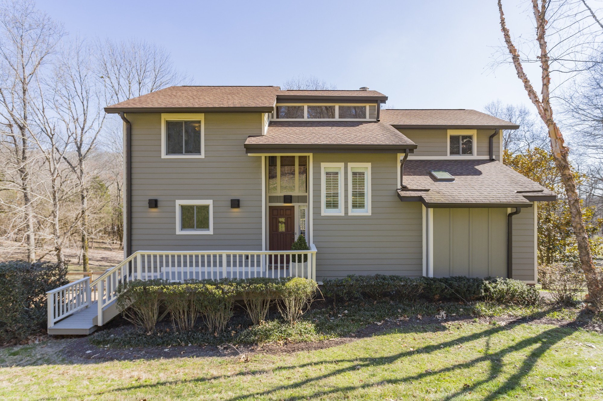 804 High Point Ridge Road Franklin, TN 37069 - Photo 1 of 50 a front view of a house with a yard