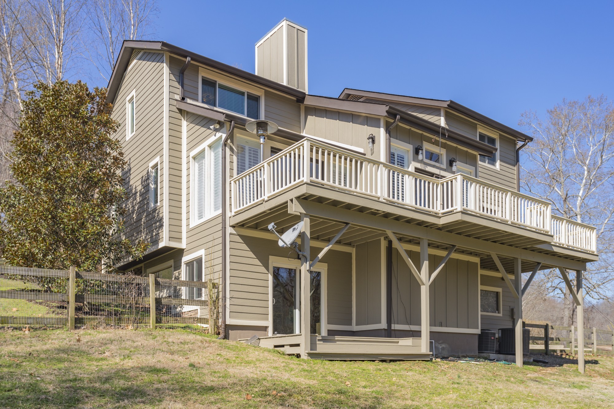 804 High Point Ridge Road Franklin, TN 37069 - Photo 3 of 50 a view of a house with large windows