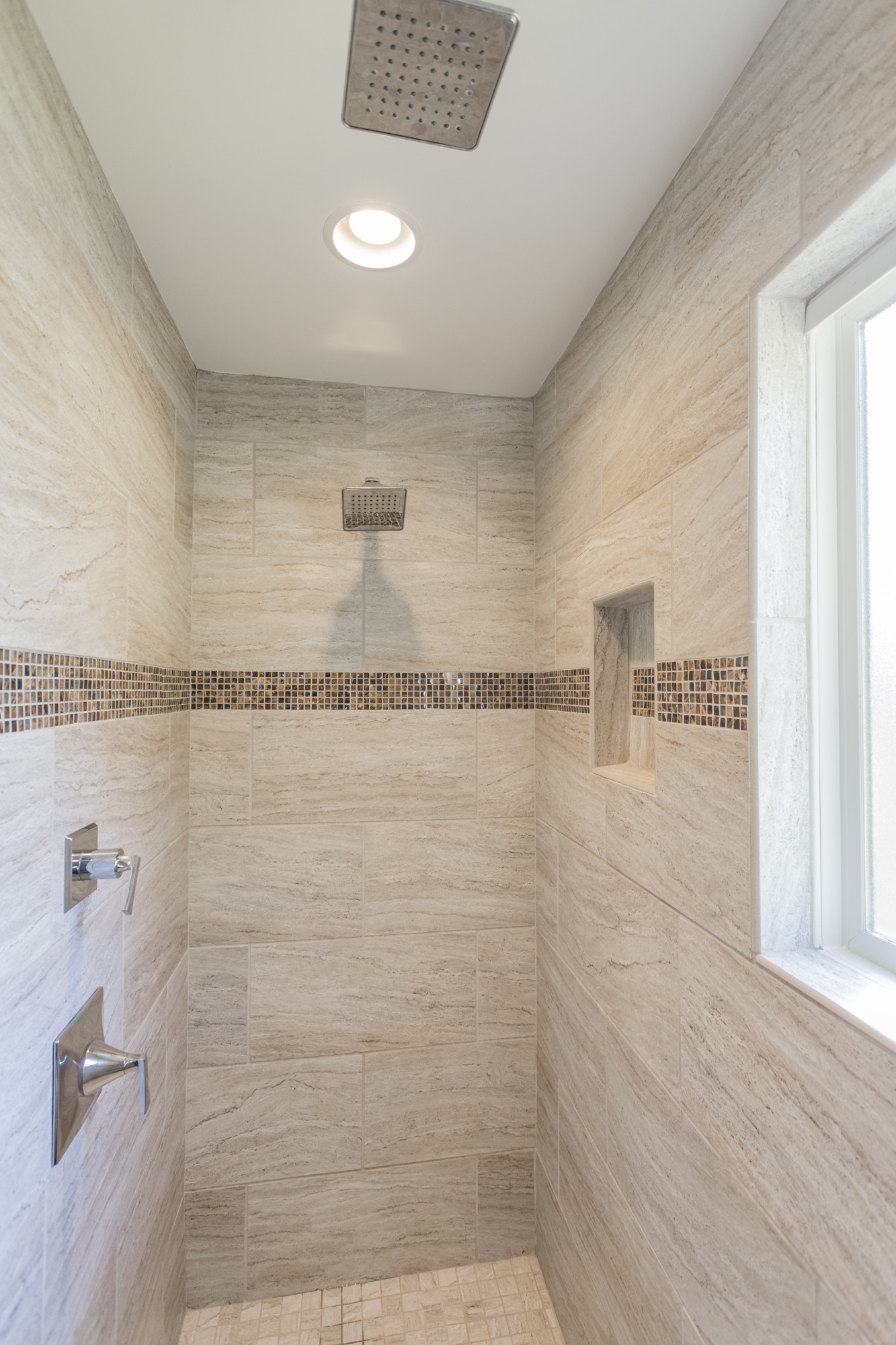 804 High Point Ridge Road Franklin, TN 37069 - Photo 25 of 50 a bathroom with a shower