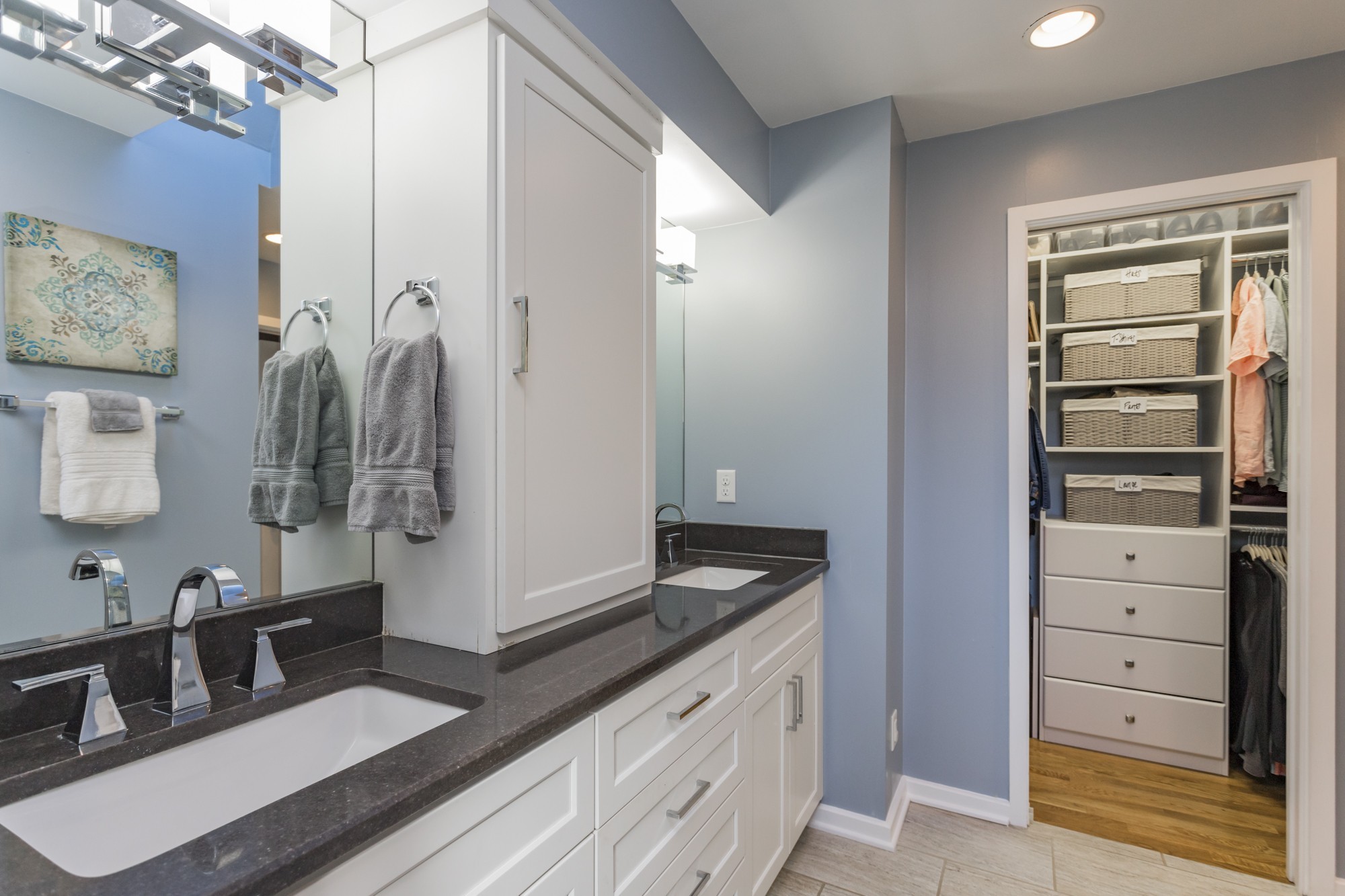 804 High Point Ridge Road Franklin, TN 37069 - Photo 26 of 50 a room with two mirror and cabinets