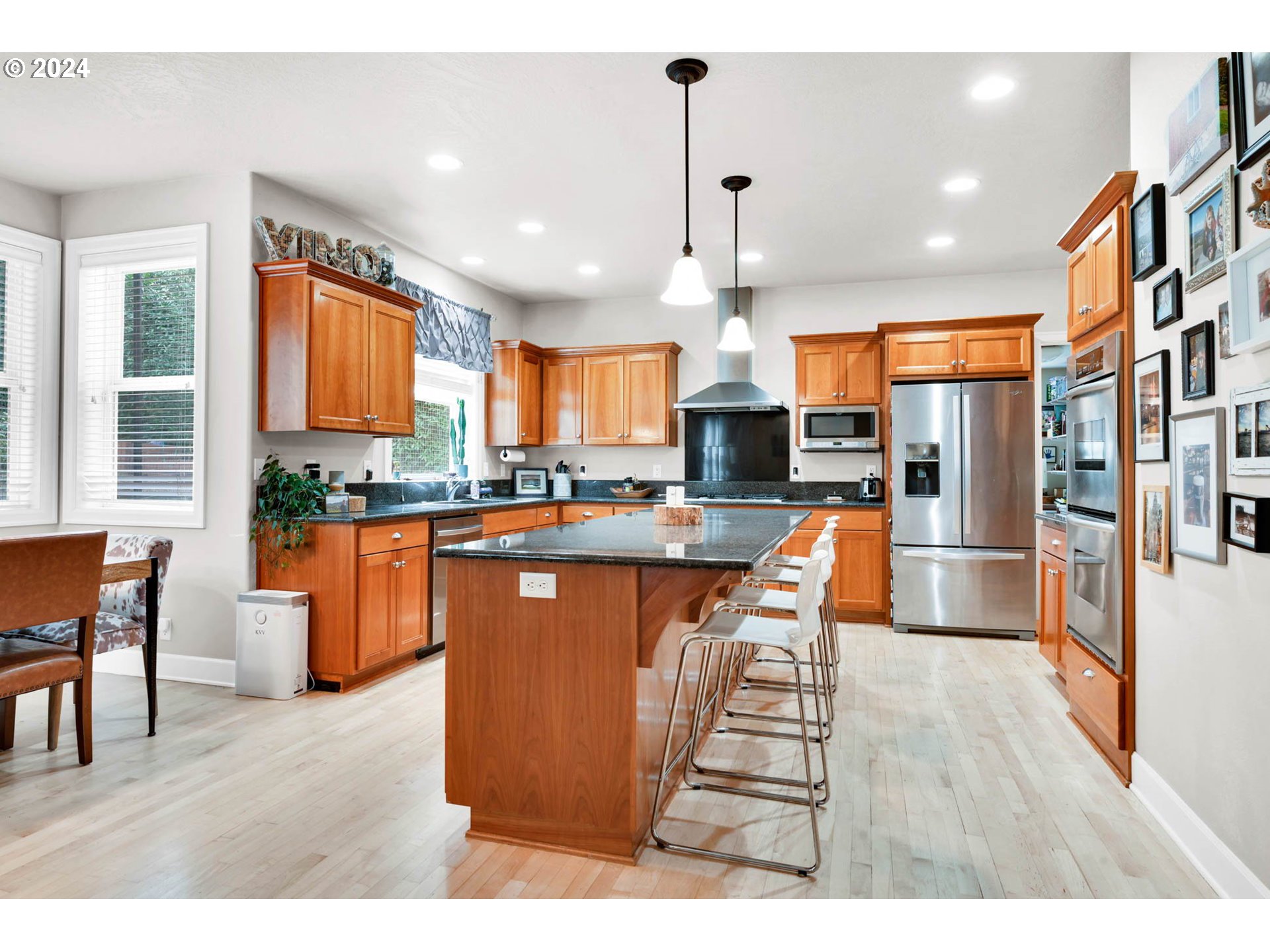 2190 Ridgeway Drive Eugene, OR 97401 - Photo 4 of 48 Gallery Image 4