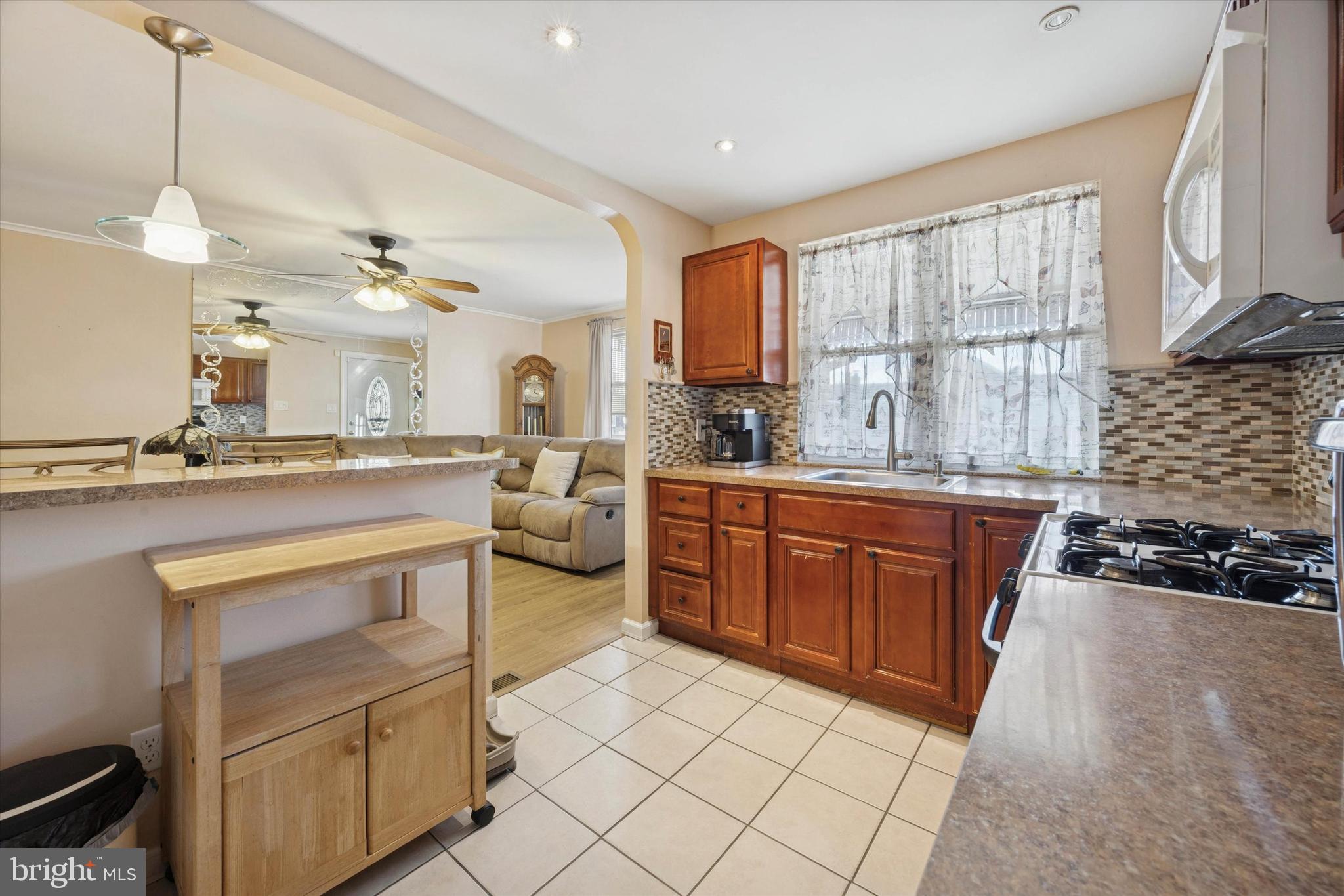 4337 J Street Philadelphia, PA 19124 - Photo 11 of 26