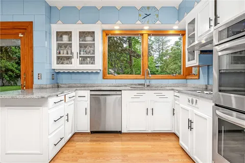 $1,275,000 | 133 Tupelo Hill Drive, Cranston, RI 02920