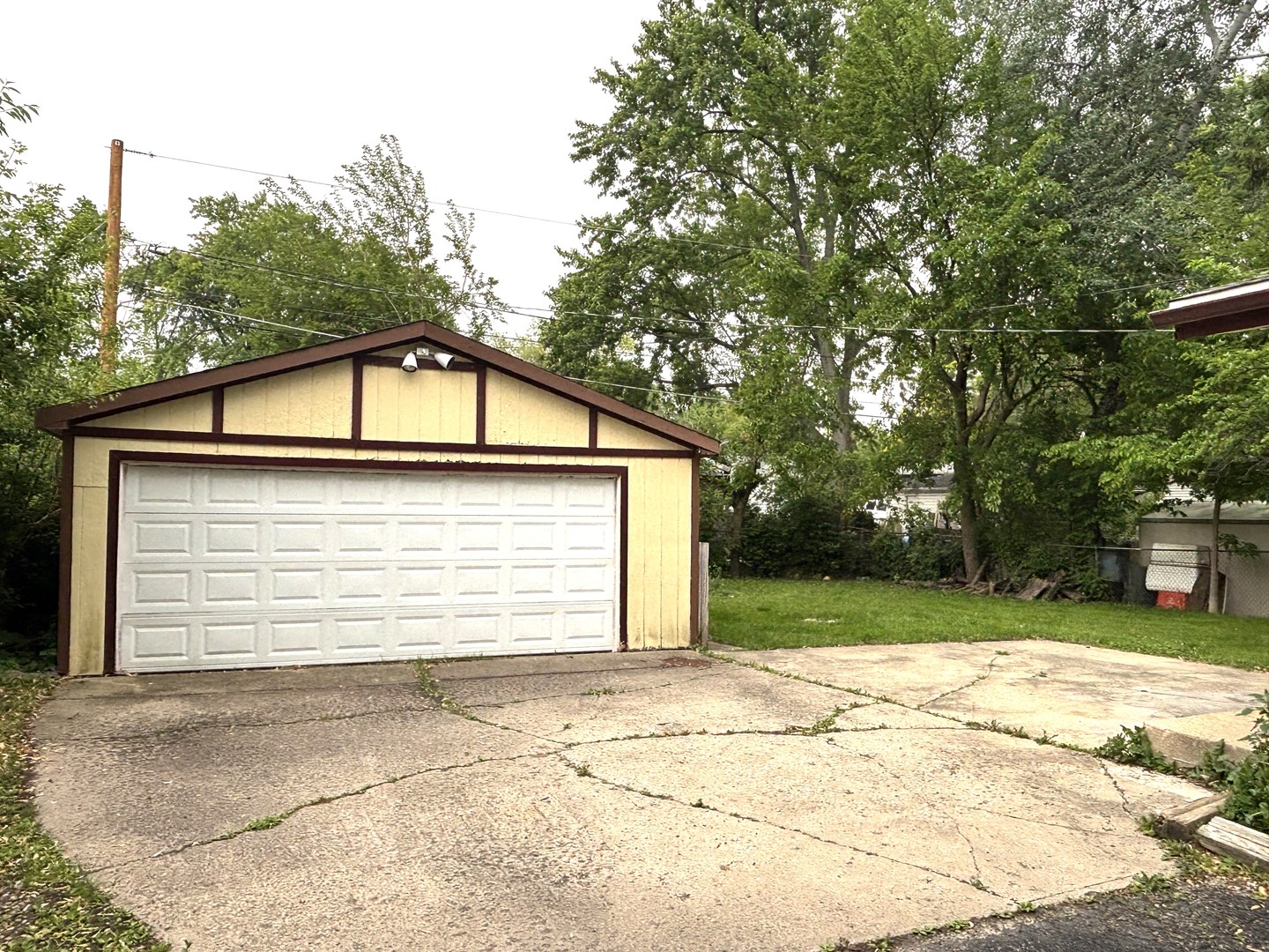 1403 Kings Road Carpentersville, IL 60110 - Photo 12 of 12 Gallery Image 12