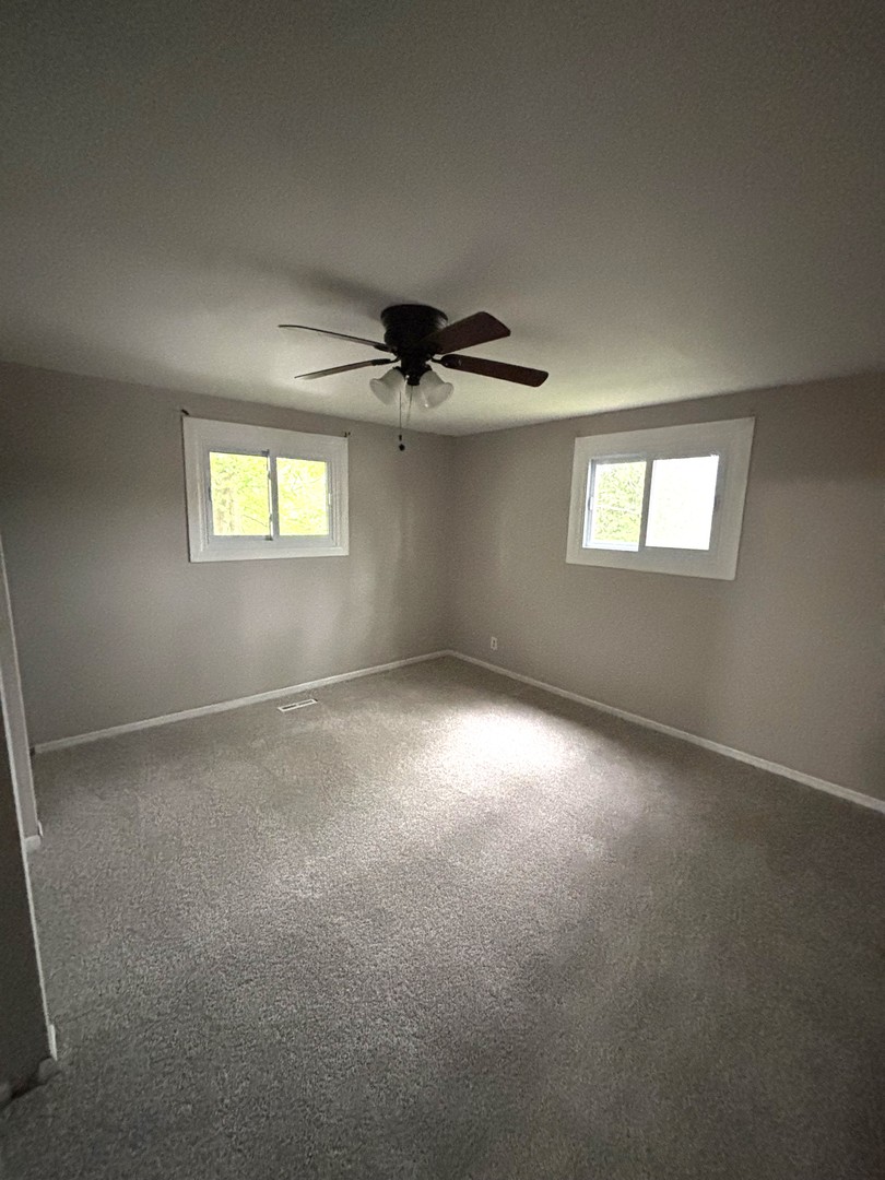 1403 Kings Road Carpentersville, IL 60110 - Photo 9 of 12 Gallery Image 9