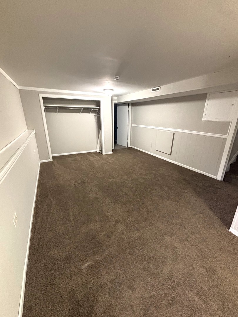 1403 Kings Road Carpentersville, IL 60110 - Photo 10 of 12 Gallery Image 10