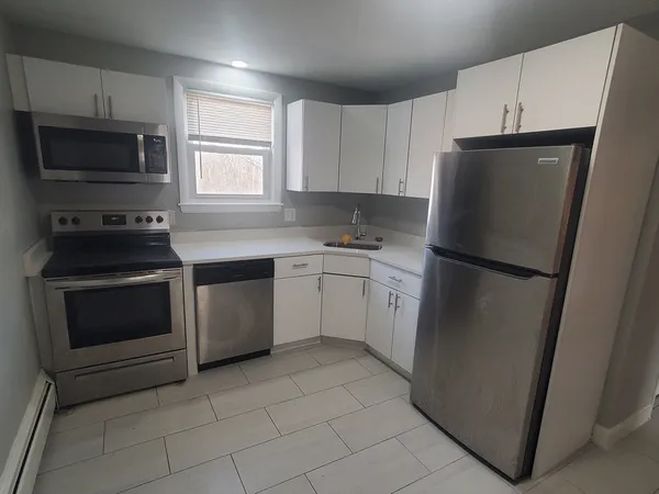 $2,500 | 433 B Sea Street, Unit 6, Quincy, MA 02169