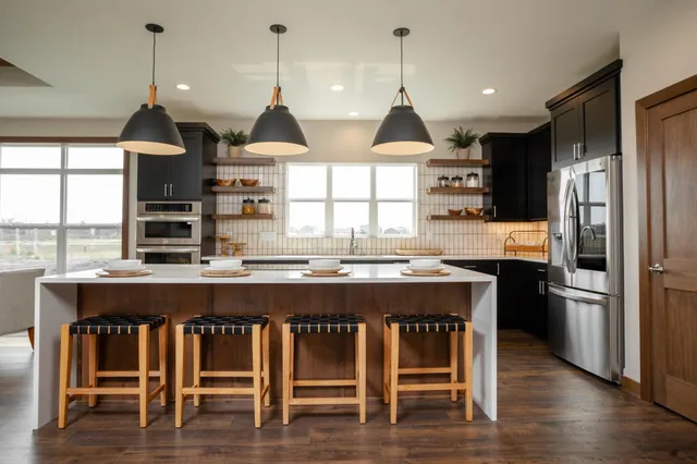 $929,900 | 6448 Sun Valley Boulevard, Horace, ND 58047