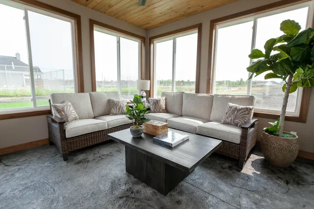 $929,900 | 6448 Sun Valley Boulevard, Horace, ND 58047