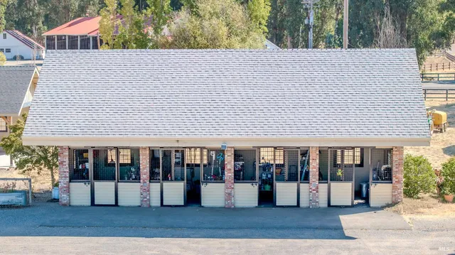 $7,995,000 | 6614 Lakeville Highway, Petaluma, CA 94954