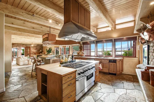$7,995,000 | 6614 Lakeville Highway, Petaluma, CA 94954