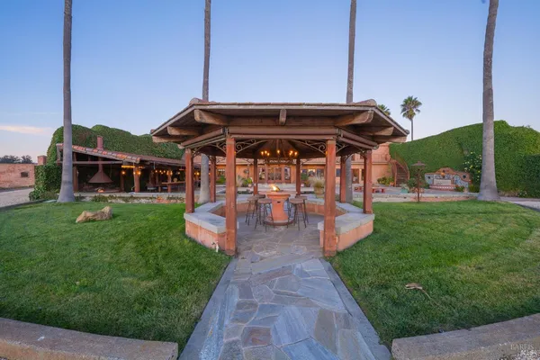 $7,995,000 | 6614 Lakeville Highway, Petaluma, CA 94954