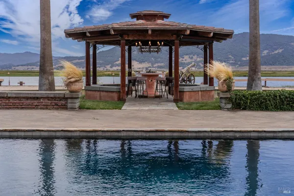 $7,995,000 | 6614 Lakeville Highway, Petaluma, CA 94954