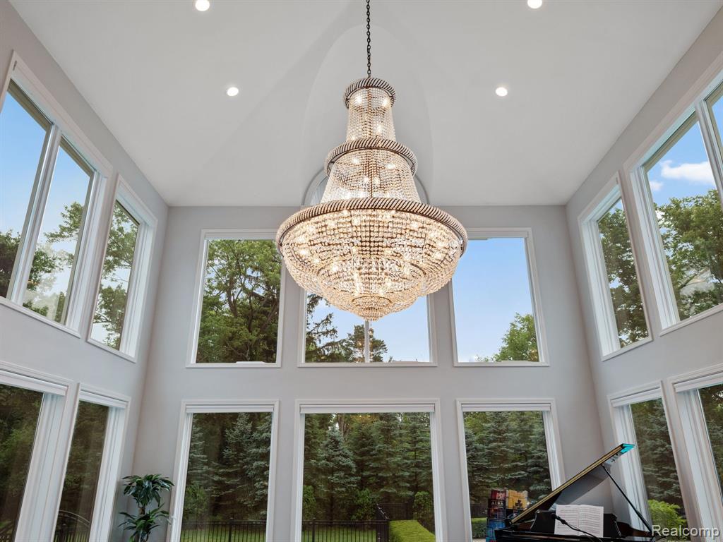 102 Endicott Road Bloomfield Hills, MI 48304 - Photo 15 of 50