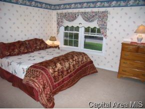 2025 Cherry Road Springfield, IL 62704 - Photo 4 of 10