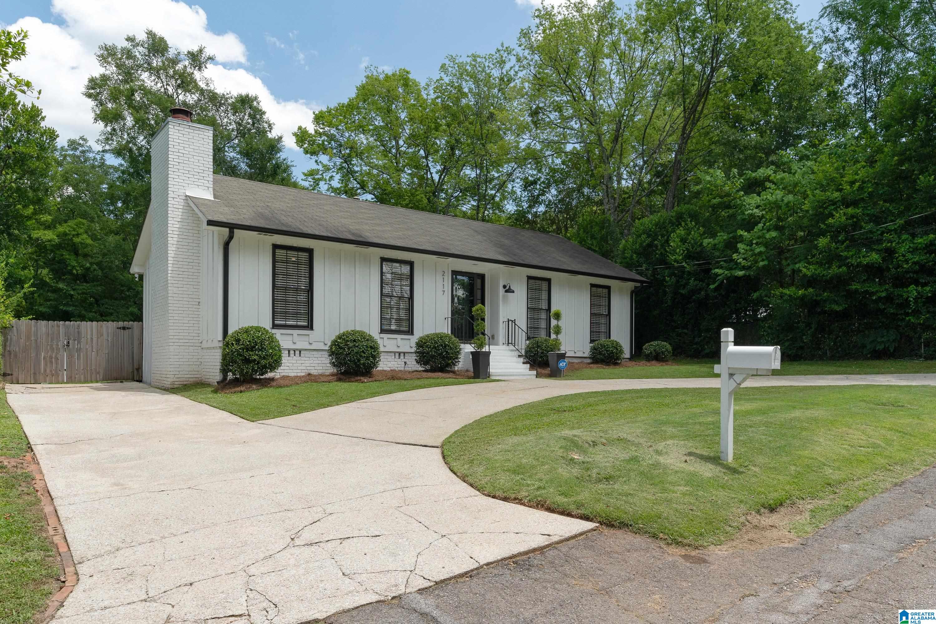 2117 3rd Place South Birmingham, AL 35205 - Photo 3 of 34