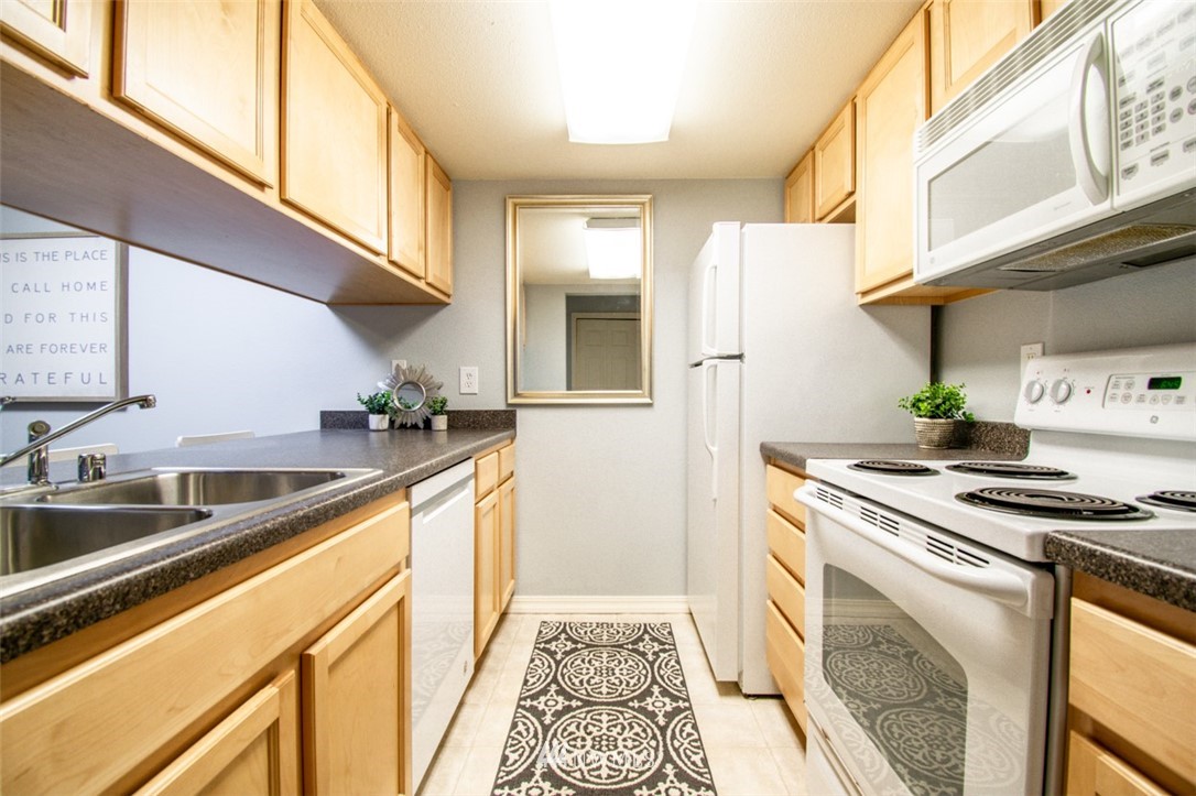 13007 East Gibson Road, Unit U237 Everett, WA 98204 - Photo 6 of 15 Gallery Image 6
