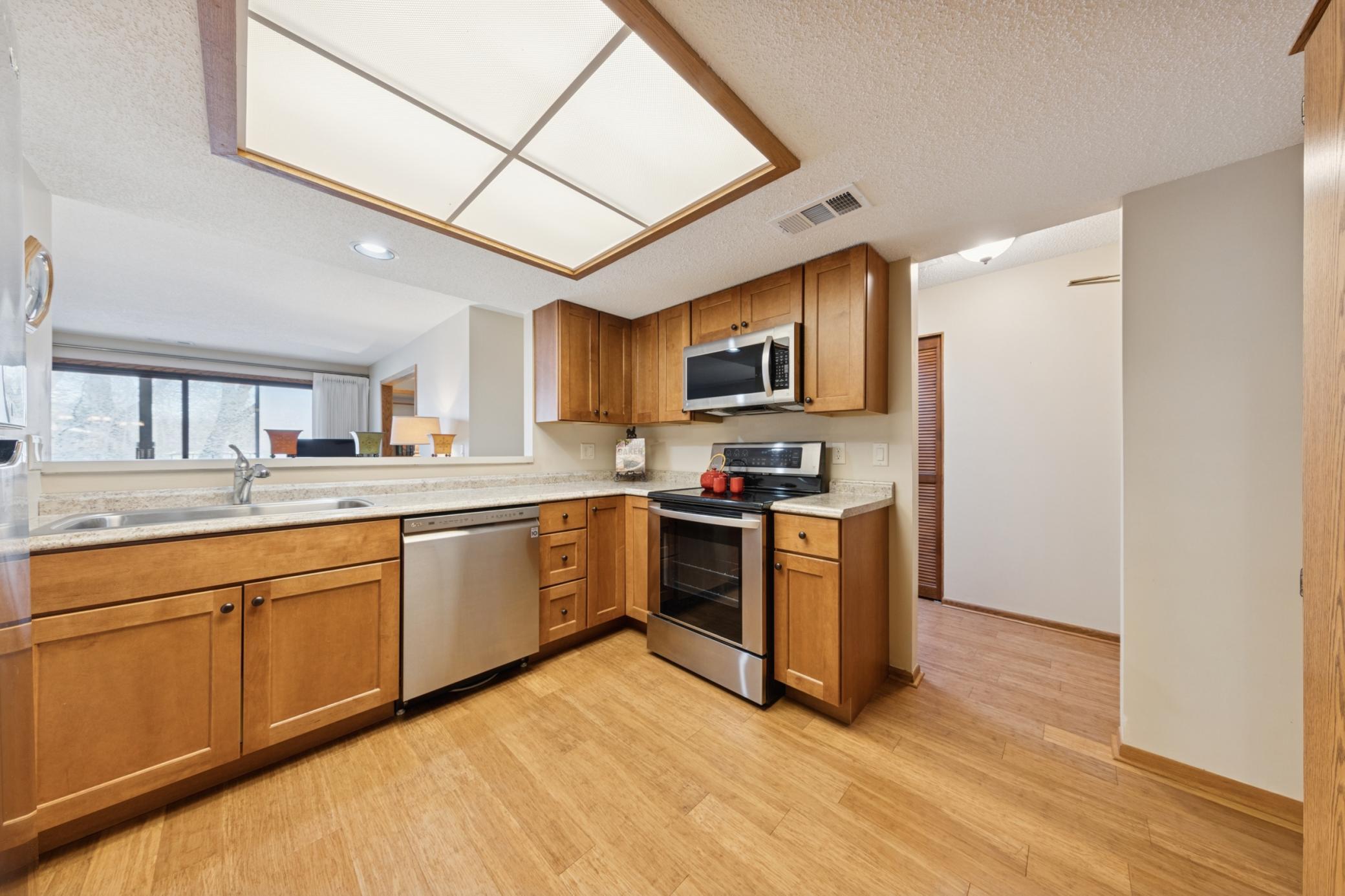 10 Windsor Court, Unit 311 New Brighton, MN 55112 - Photo 11 of 25