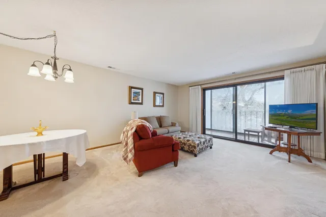 $205,000 | 10 Windsor Court, Unit 311, New Brighton, MN 55112