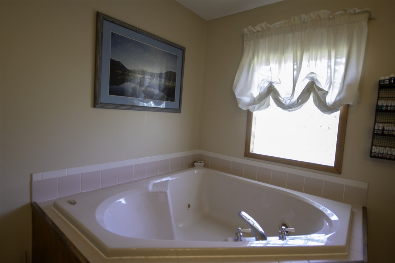 7302 East Birch Point Road Traverse City, MI 49684 - Photo 20 of 50 1867305-19.JPG