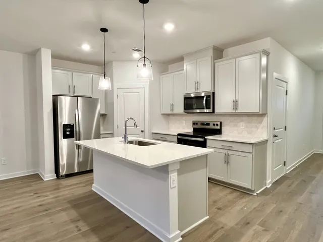 $2,300 | 7148 Cedarcrest Court, Fairview, TN 37062