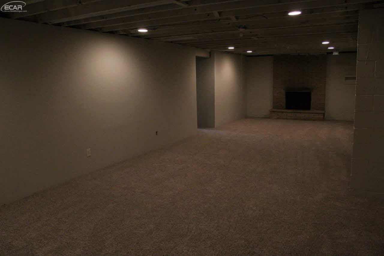 8139 Torrey Road Grand Blanc, MI 48439 - Photo 29 of 30 21318252-28.JPG
