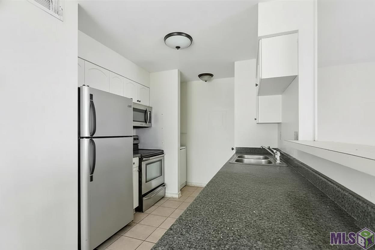 133 Bon Temps Roule, Unit 5C Mandeville, LA 70471 - Photo 4 of 10