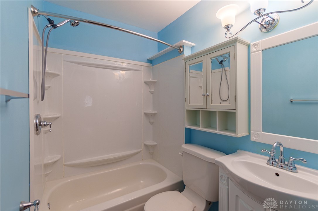 4046 Halworth Road Dayton, OH 45405 - Photo 16 of 42 Gallery Image 16