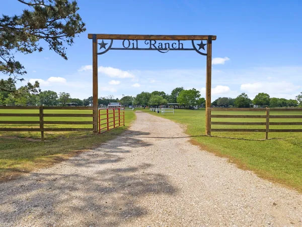 $550,000 | 24954 Shady Oak Drive, Hockley, TX 77447