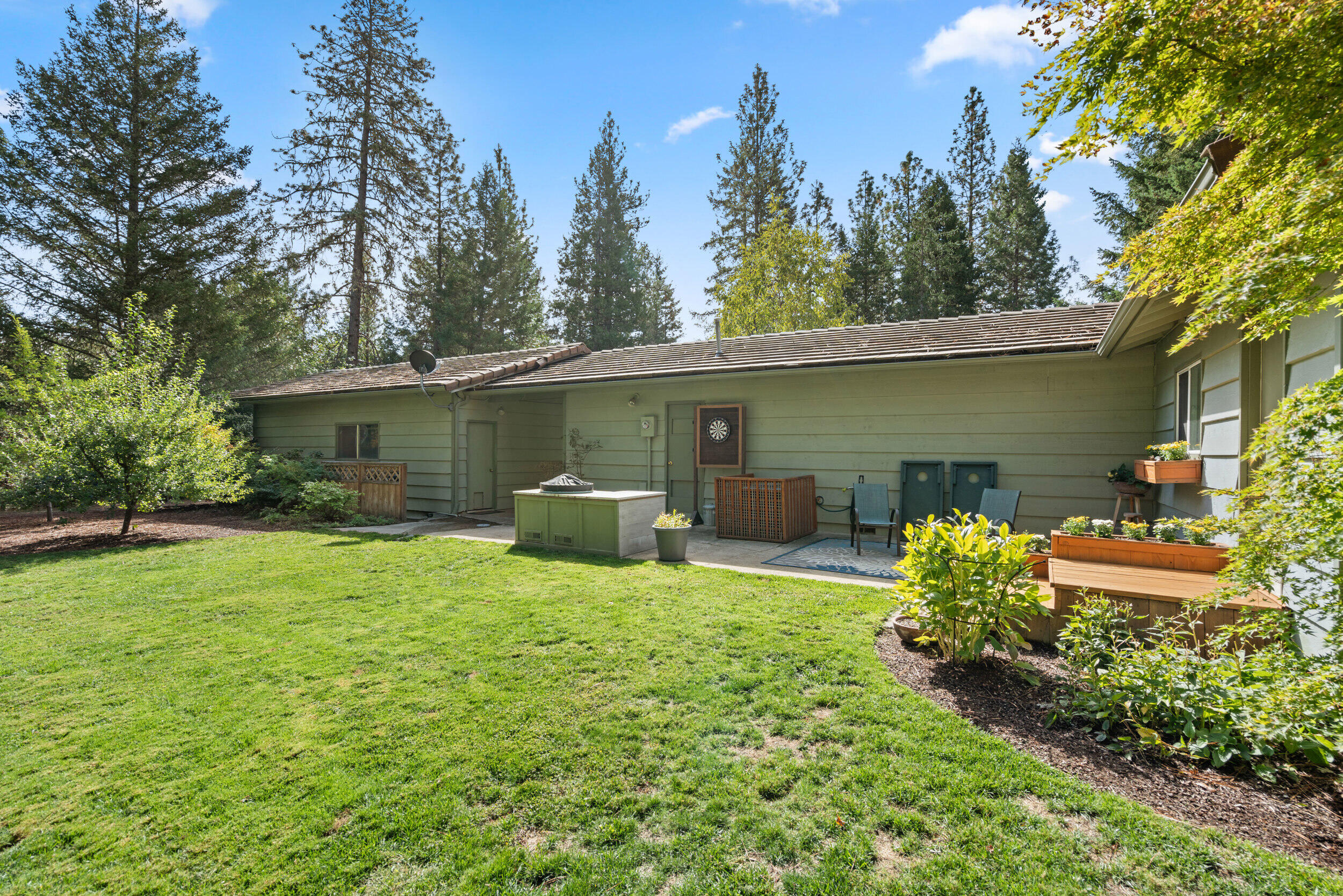 682 Peco Road Grants Pass, OR 97526 - Photo 10 of 43 08