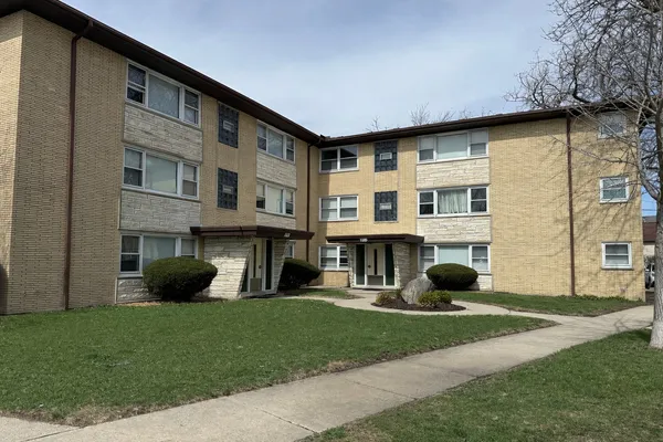 $1,950 | 8304 W Forest, Unit 3W, Chicago, IL 60634