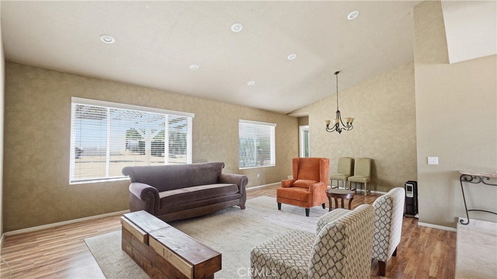 18570 Halter Lane Riverside, CA 92504 - Photo 9 of 63