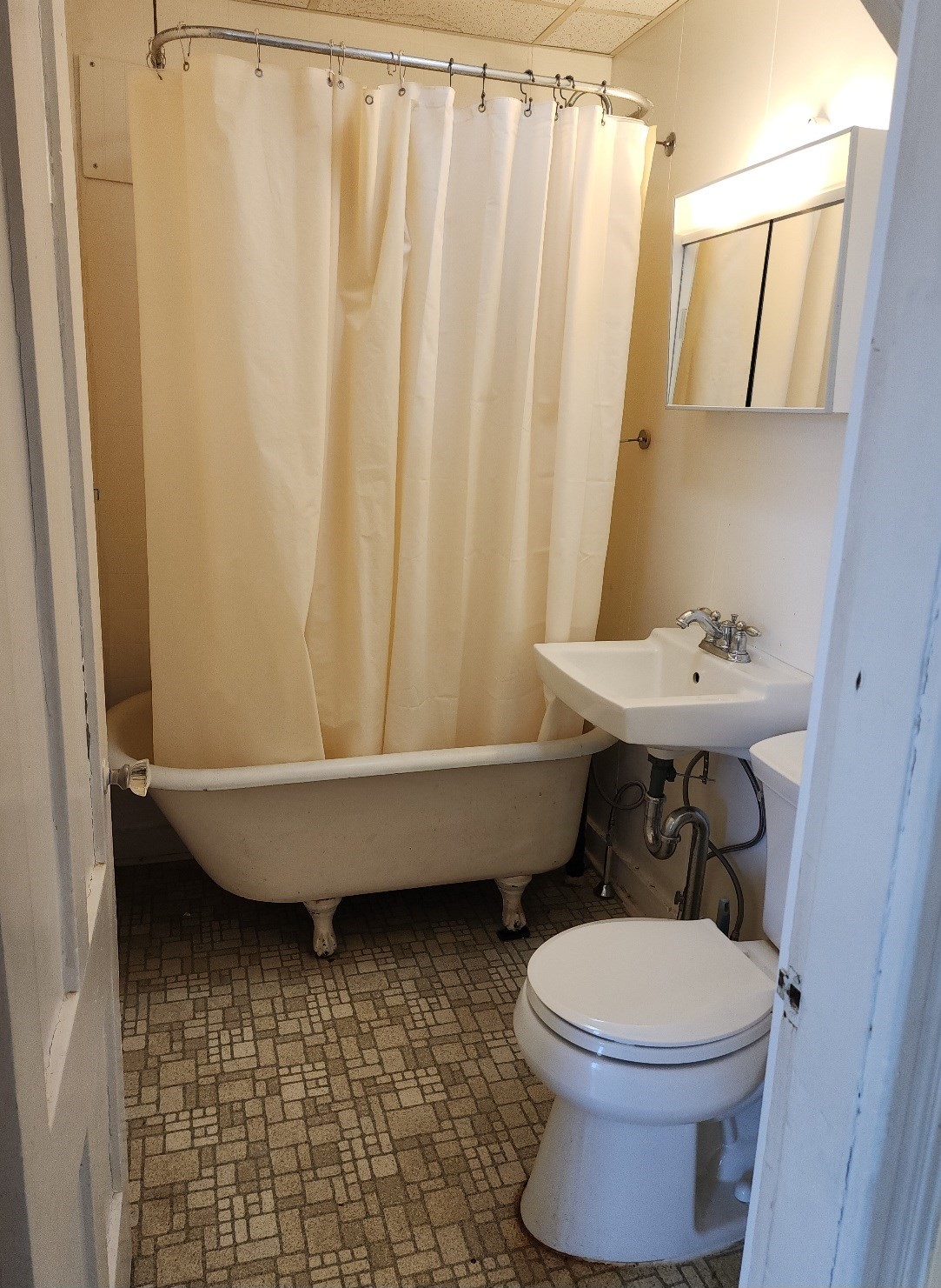 18 Maxwell Street, Unit 2 Worcester, MA 01607 - Photo 5 of 10 Gallery Image 5