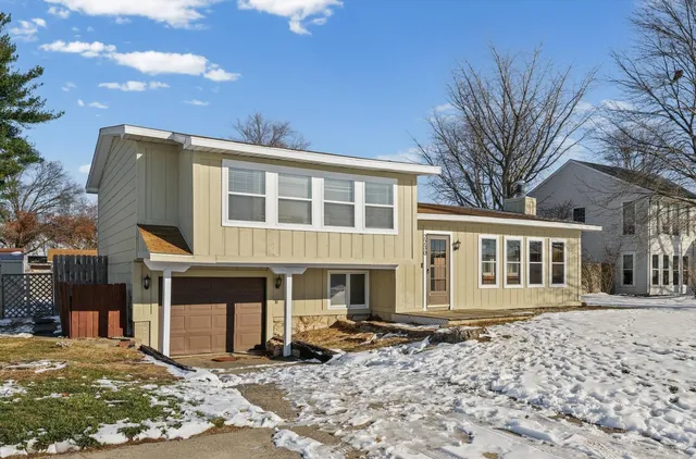 $178,500 | 2230 Jeffery Drive, St. Joseph, IL 61873