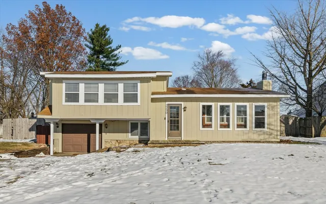 $178,500 | 2230 Jeffery Drive, St. Joseph, IL 61873