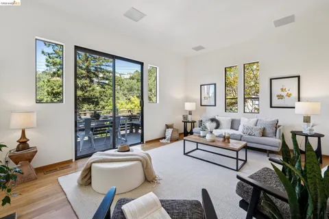 $995,000 | 6474 Oakwood Drive, Oakland, CA 94611