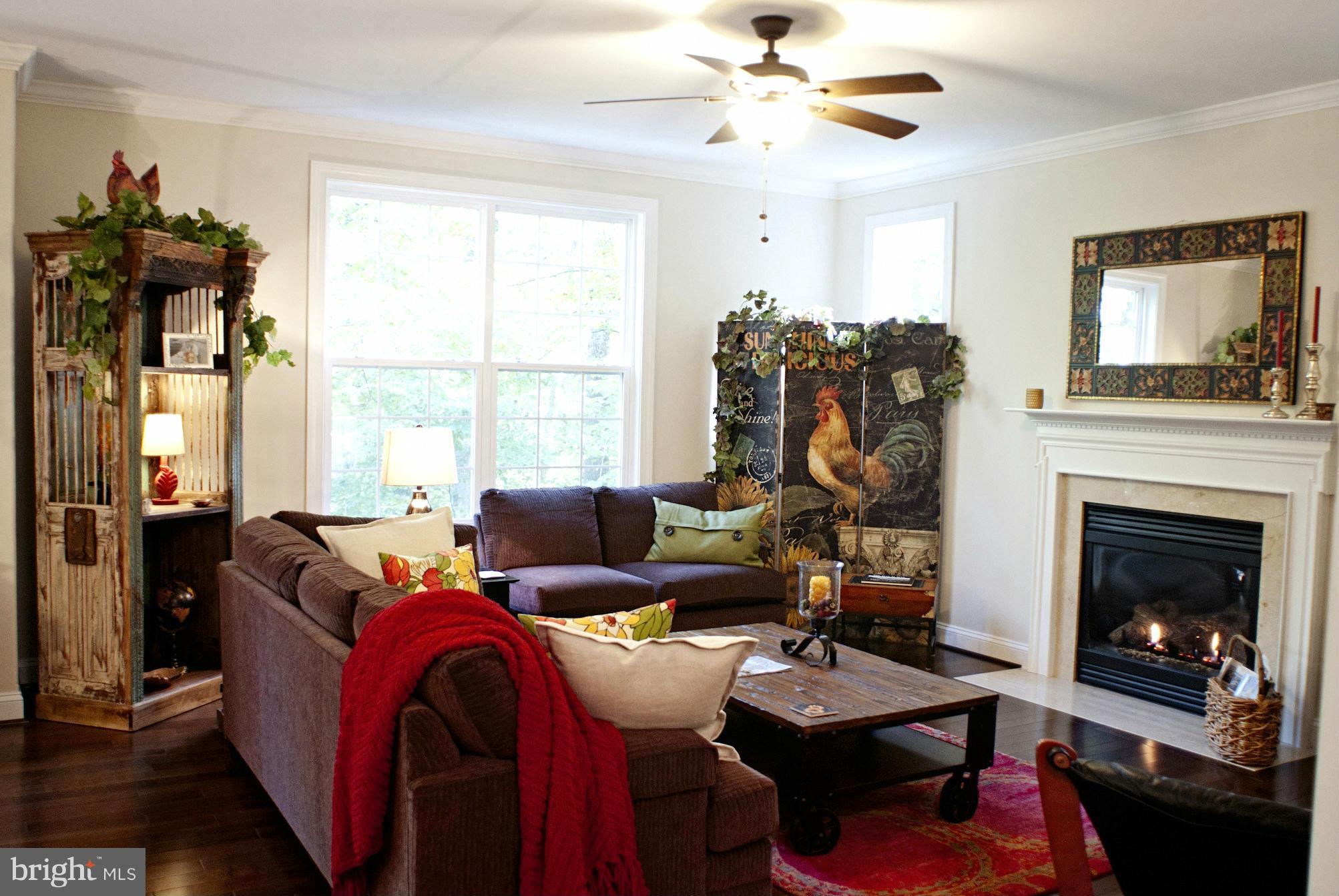 538 Kendall Road Crownsville, MD 21032 - Photo 4 of 30 Living Room