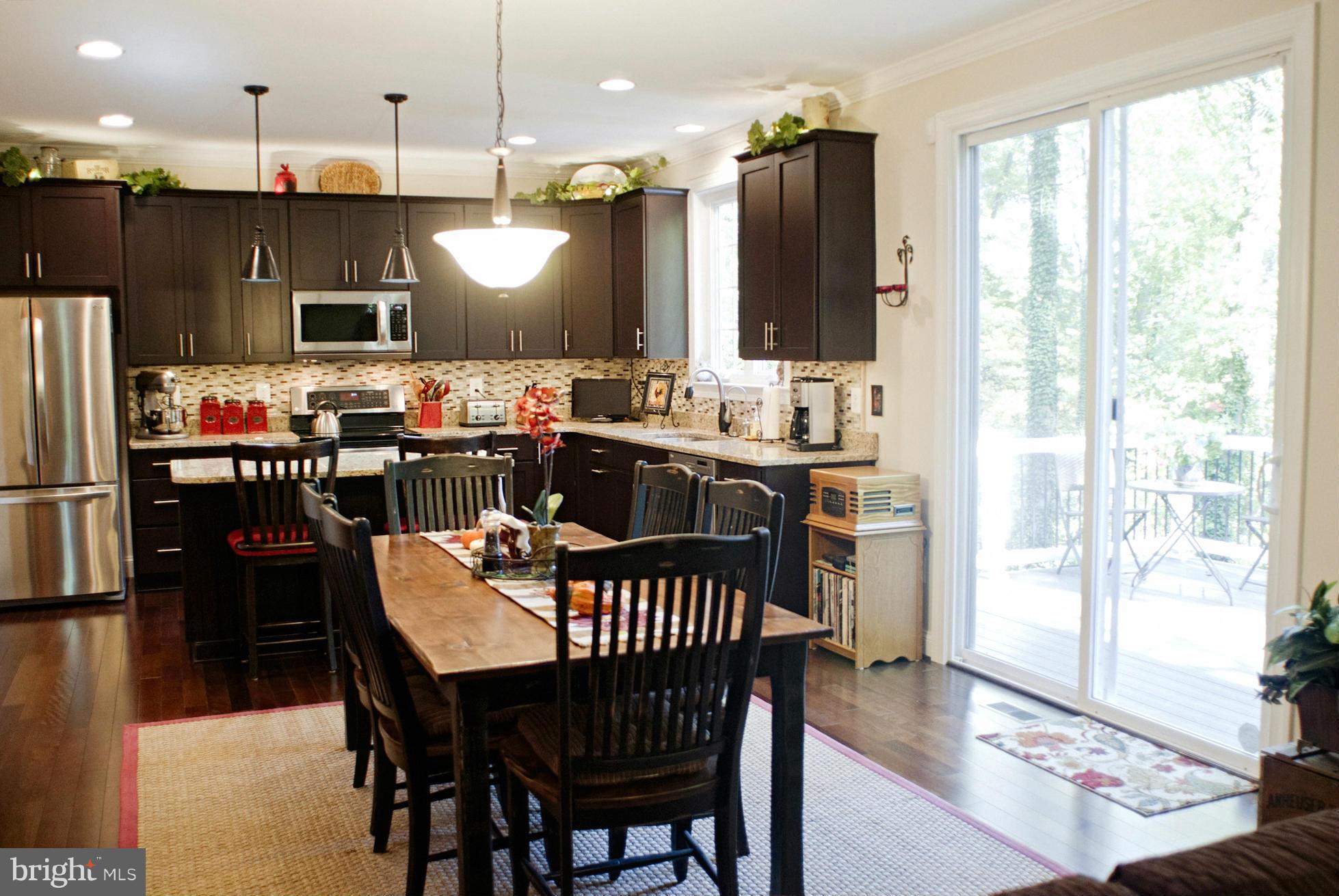 538 Kendall Road Crownsville, MD 21032 - Photo 10 of 30 Casual Eating Area with Sliders to Deck